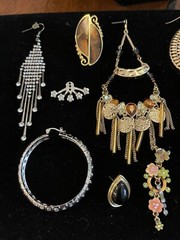 VINTAGE, FASHION SINGLE PIERCED EARRING (21pc)