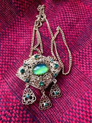 RARE Vintage Czech 1960s Green Saphiret Sapharine Pendant Necklace Opaline Glass