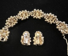 Trifari Signed Green Gold Tone Rhinestone Flower Contessa Bracelet & Earrings