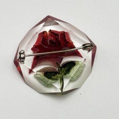 VTG reverse-carved Lucite Brooch Red Rose Leaves Faceted Octagonal Acrylic 1950s