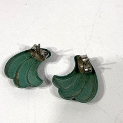 Vintage 80’s 1980’s Aqua Green Resin Sea Wave Stud Colorful Retro Earrings