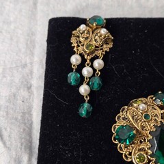 W Germany Filigree Goldtone GREEN RHINESTONE Faux Pearl 3 DANGLE Brooch Clip-ons
