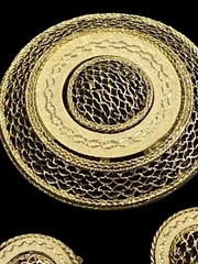 Women’s brooch & Earrings vintage gold tone filigree set Etched Design Goldtone