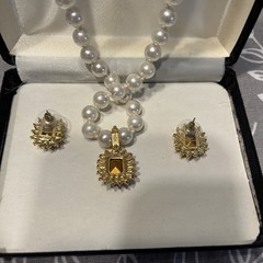Huge Avon Sarah Coventry Ann Klein and Unbranded Necklaces Bracelets Ring Etc