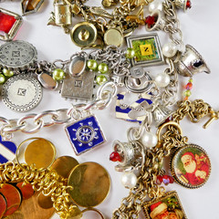 Vintage Charm Bracelet Jewelry Lot 10 Piece Bracelets Many Charms Silver Gold Tn