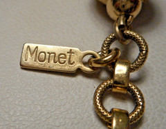 Vintage 1960s Monet Textured Gold-tone Bead Necklace Strung on Fine Chain 17″