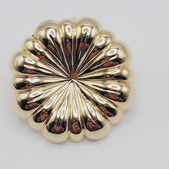 Jeri Lou Gold Tone Floral Like Curved Ridge Gold Tone Vintage Scarf Ring Clip