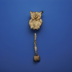 VTG Gold-tone metal articulated owl brooch with rhinestone eyes and dangle chain