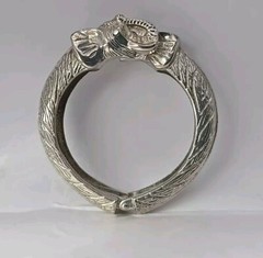 Silver Two Kissing ELEPHANT Heads Clamper Hinged Bracelet (SKU# 1923) BEAUTIFUL!