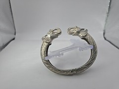 Silver Two Kissing ELEPHANT Heads Clamper Hinged Bracelet (SKU# 1923) BEAUTIFUL!