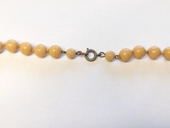 Vintage Cream/Beige Color Swirl Art Glass Beaded Necklace 25″ Long