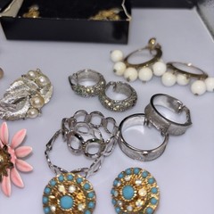 Vtg Sarah Coventry Clip On Earring Jewelry Lot. Estate Auction. See Description