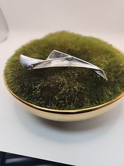 Vintage Silvertone Ribbon Brooch Pin Signed Crown Trifari – 3.5 x .5 Inches