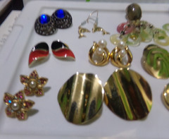 VINTAGE ESTATE FIND PIERCED EARRINGS LOT OF 14 PAIRS 70’S 80’S LOT #11