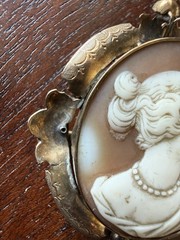Antique Oval Cameo Bezel Brooch 18K/22K Yellow Gold Brooch Floral 9.6 Grams