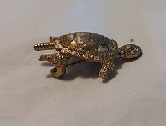 Vtg. Gold Tone Turtle Brooch Pin With Moving Head See Description