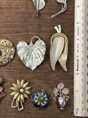Vtg Floral Leaf Brooches Gold Silver Avon Emmoms Quirky Hippy Chiq Cottage Core