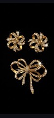Vintage Kenneth J Lane for Avon Gold-tone Bow Brooch & Earrings Set