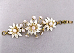 Vintage Flower Bracelet Moonstone 1950s 1960s Costume Jewelry