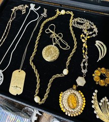 Vintage Lot Of 10 Jewelry Necklaces Bracelet Brooch Carolee-nice