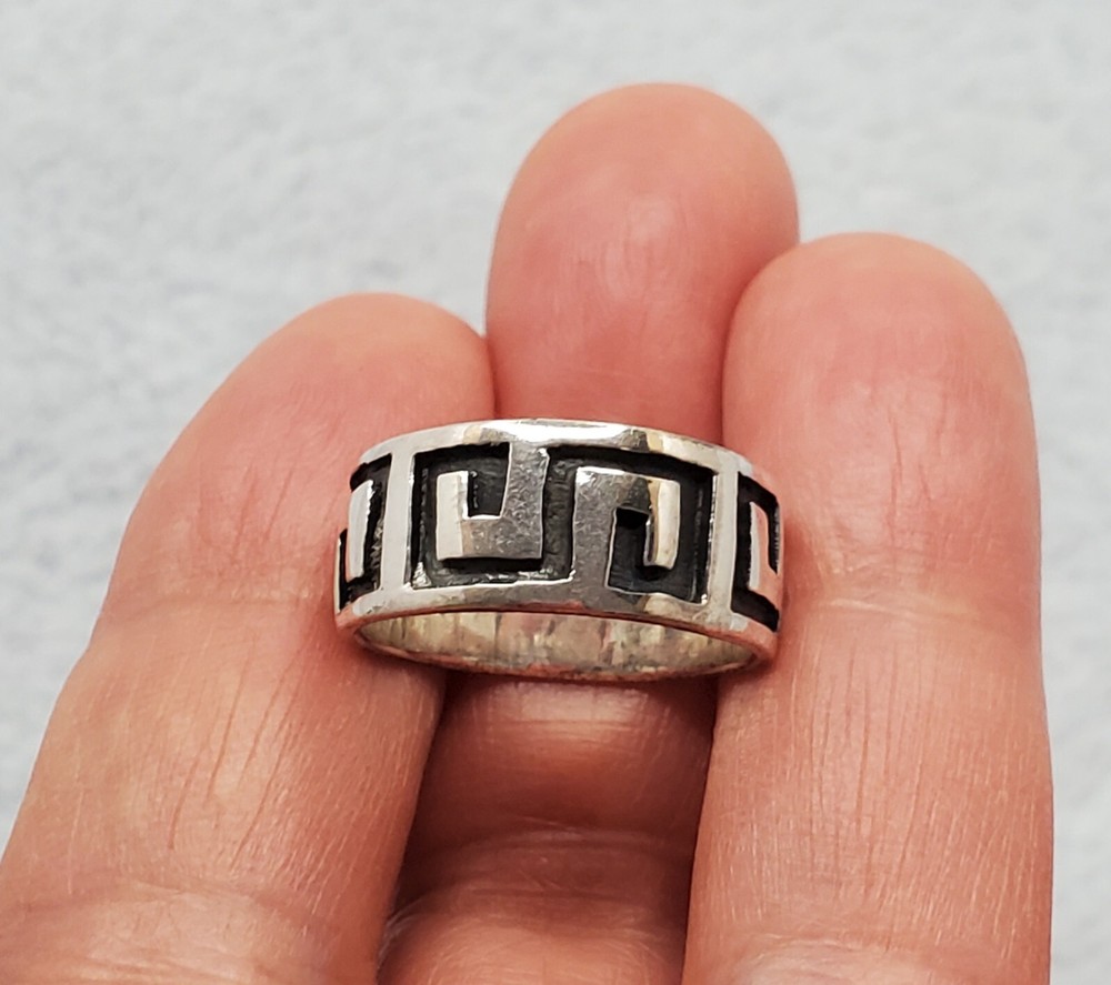 Vintage Sterling Silver 925 Band w/ Geometric Pattern in Size 6.25 – New!