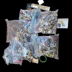 Estate Vintage Costume Jewelry Large 20+ LBS Earing Necklace Bracelet Retro Lot