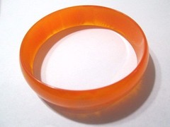 VINTAGE PLASTIC BRACELET 1970-80S WHITISH MARBLED PARTIAL TRANSLUCENT BANGLE