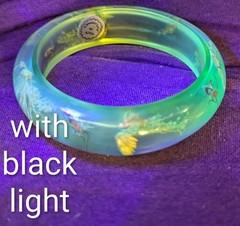 VINTAGE LUCITE BUG ANT INSECT BOTANICAL BANGLE BRACELET ORIG GOLD FOIL STICKER