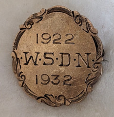 1922 W.S.D.N. 1932 Gold Pin Signed Hallmark HB Untested 1 inch diameter