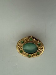 Vintage Florenza Gold Tone Pill box with Cabochon stone