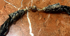 IRIDESCENT BRONZE BROWN BEAD GOLD FILIGREE BALL PENDANT 5 STRAND 22″ Necklace EU