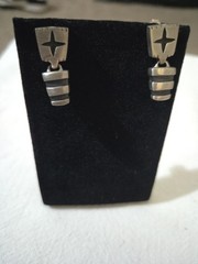 Lisa Jenks Garland Sterling Silver Cat Tracks Drop Post Earrings Signed Pouch