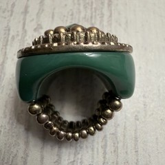 Vintage Green Stretchable Statement Ring Size 6-8 Victorian