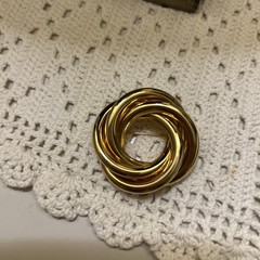 Vintage Gold Tone Circular Stacked Pinwheel Brooch 1 .5 Inches