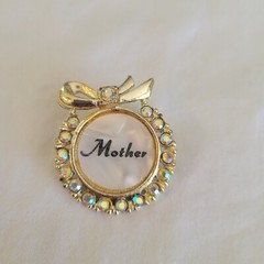 Vtg Faux Mother of Pearl Lucite AB Rhinestones Pin Gold Tone Mother’s Day Brooch