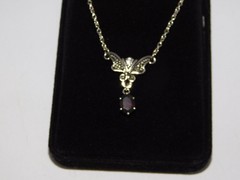 VINTAGE NECKLACE AVON~SILVER TONE/DARK RED STONE~17″ LONG~LOVELY!