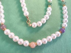 Vintage COLORFUL Acrylic & FAUX PEARL Beaded Necklace