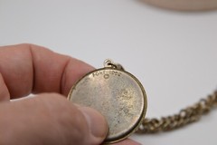 Golt tone link bracelet, 7.5 in. w/ Kentucky charm, horse & horseshoe 1959 FE56