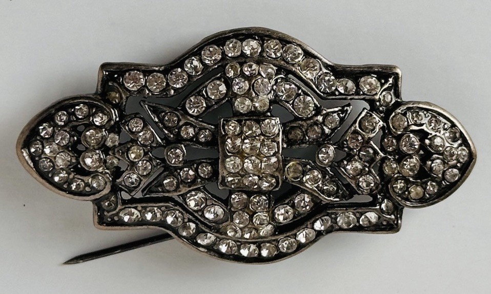 Vintage Brooch Art Deco Rhinestone Pave Pot Metal Pin Silver Tone Statement