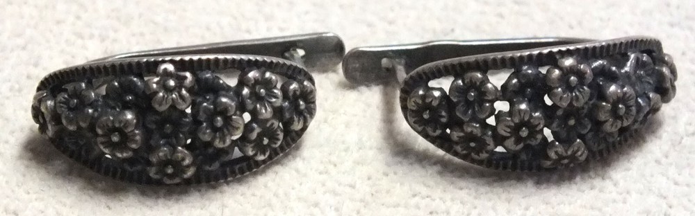 Beautiful Vintage Sterling Silver Flower Motif Earrings