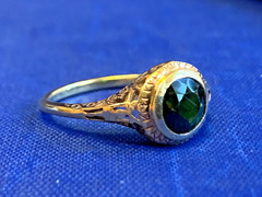 Vtg 14K Yellow Gold Ring 2.9g Fine Jewelry Size 6.25 Band Emerald Color Stone