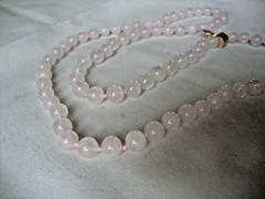 VINTAGE 1970s HAND STRUNG HAND KNOTTED 8mm ROSE QUARTZ 30″ ENDLESS BEAD NECKLACE