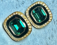 Vintage Gorgeous Gold Tone & Green Emerald Rhinestone Square Clip On Earrings