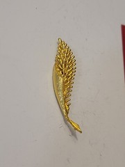 Vintage Gold Crown Trifari Brooch Pin 3.5 Inches