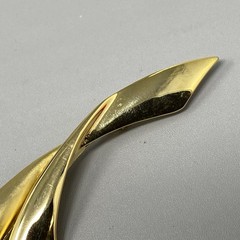Tona Vintage Brooch Pin Shiny Matte Gold Tone Long Curved Ribbon Abstract 4″