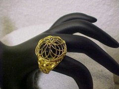 Vintage Gold Tone Wire Wraped Ring Caged Black Stone (Onyx?) Adjustable