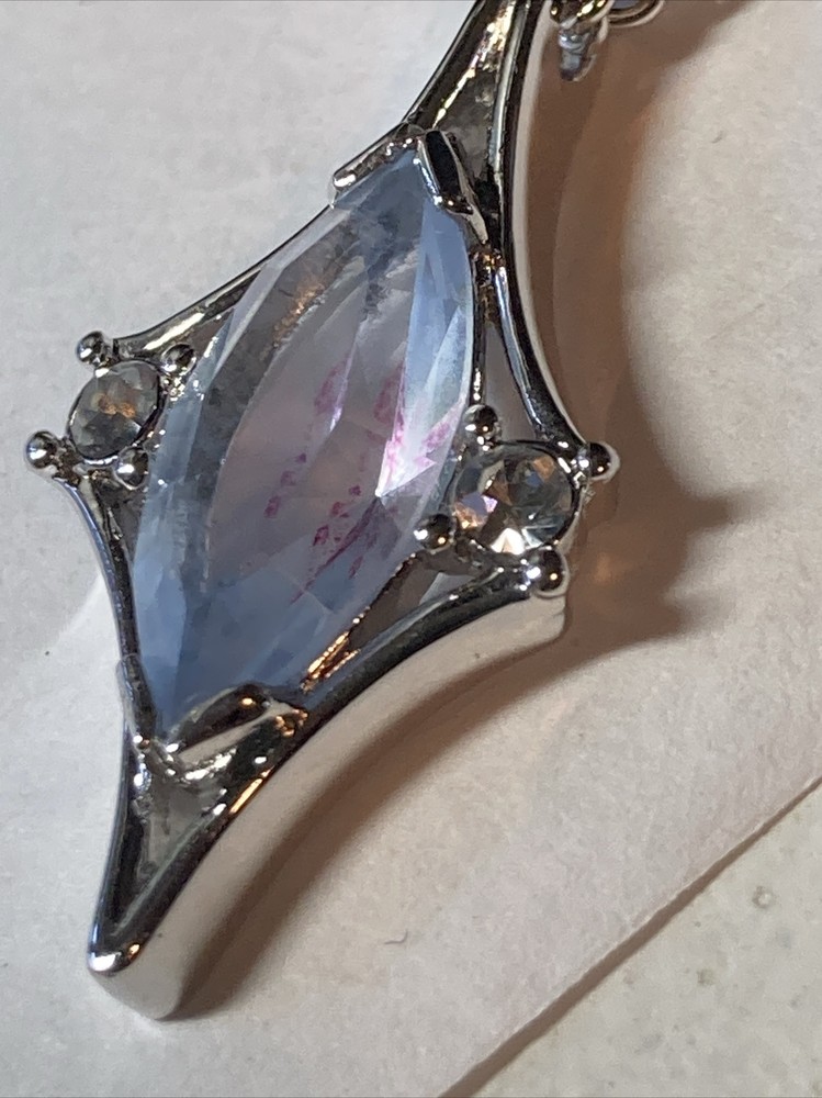 Signed: AVON 20″ Necklace Aquamarine Marquise Rhinestone Pendant Silver Tone RS