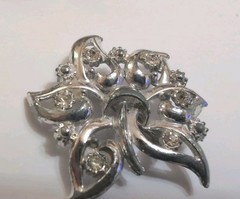 Lot Of 8 Vintage Brooches/Pins Of Various Colors And Materials