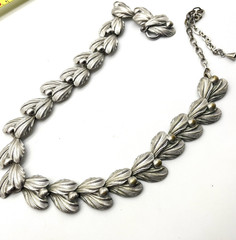 Vintage Tulip Bud Link Necklace Silver Tone Bib Statement 18″