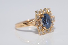 Vintage Circa 1980s 18k Gold Natural Diamond And Oval Cut Sapphire Ring